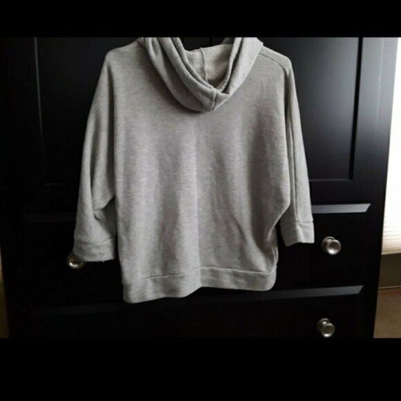 wet seal Gray 3/4 Sleeve Sweatshirt Small Y2k basic essential comfy Clean Girl - Picture 9 of 12